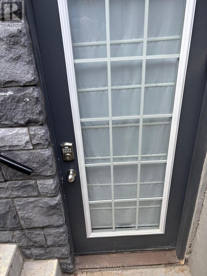 Property Photo:  5651 Turney Drive Bsmt  ON L5M 1A1 