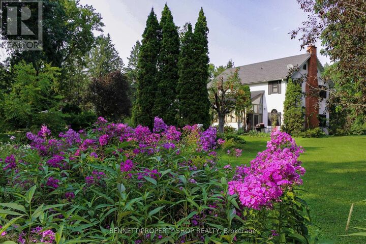 Property Photo: 5696 Manotick Main Street ON K4M 1J8