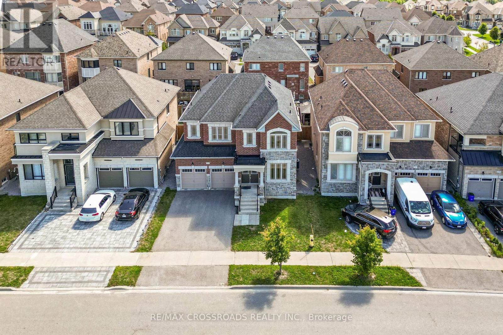 Property Photo: 57 Walter English Drive ON L9N 0R8