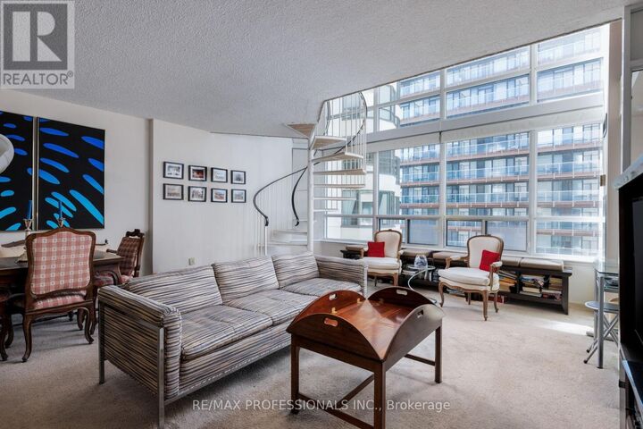 Property Photo:  25 Maitland Street 1506  ON M4Y 2W1 