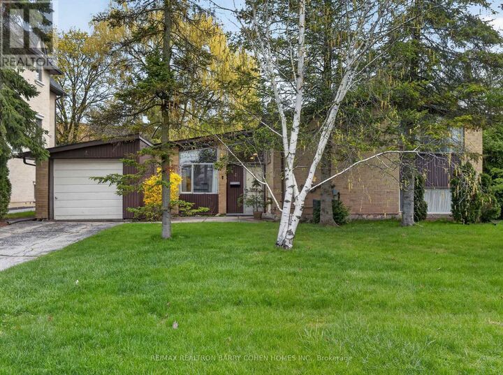 Property Photo:  4 Malabar Place  ON M3B 1A5 