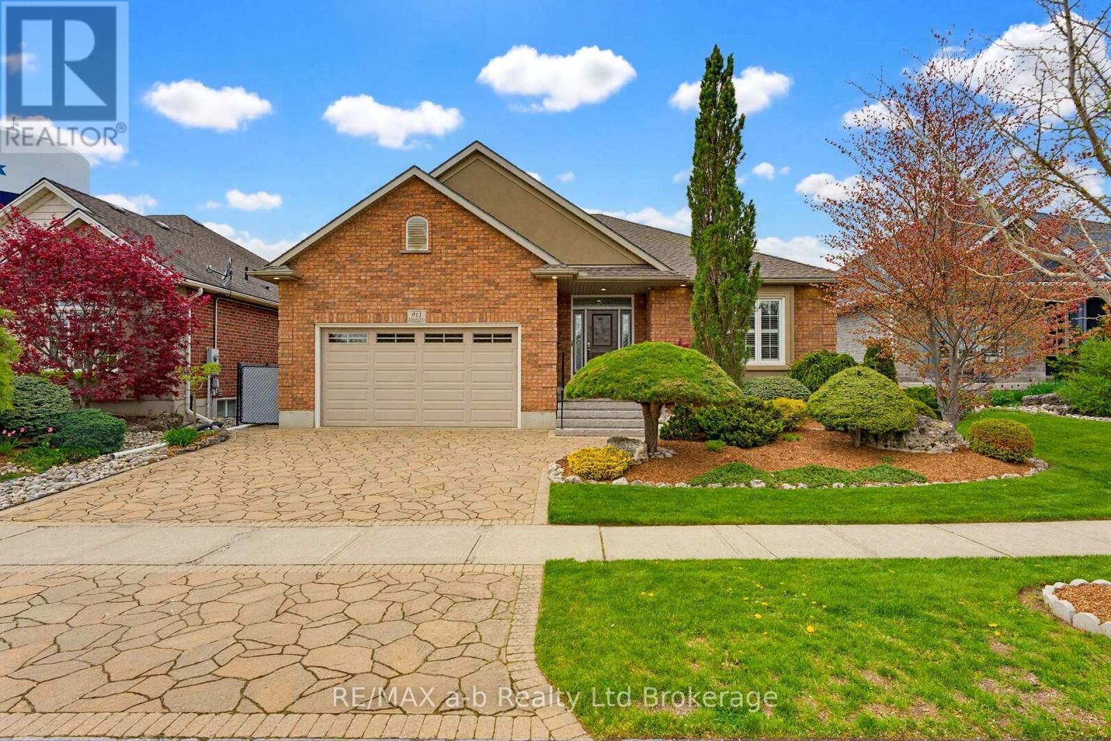 Property Photo:  911 Ridgewood Drive  ON N4T 0B8 