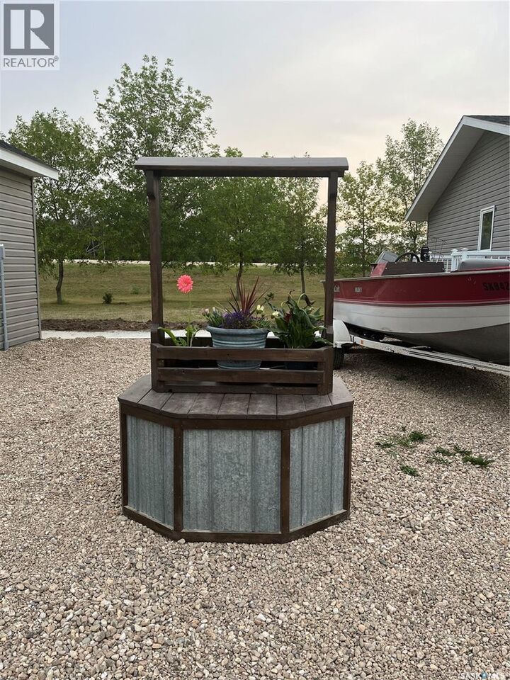 Property Photo:  201 Silton Street  SK S0G 0L0 