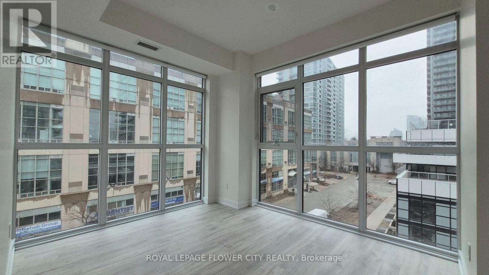 Property Photo:  251 Manitoba Street 432  ON M8Y 0C7 