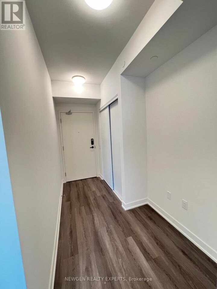 Property Photo:  3883 Quartz Road 502  ON L5B 4M6 