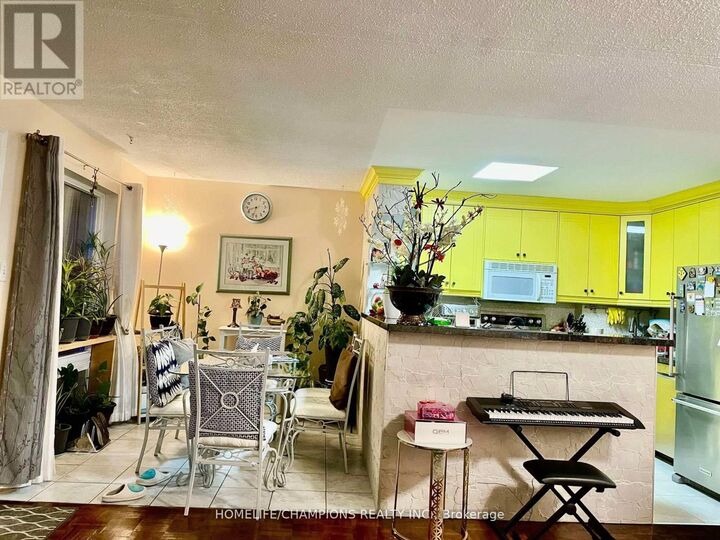 Property Photo:  23 Four Winds Drive 14  ON M3J 1K7 