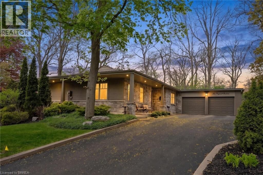 Photo de la propriété:  10 Gaywood Gardens  ON N3T 5J8 