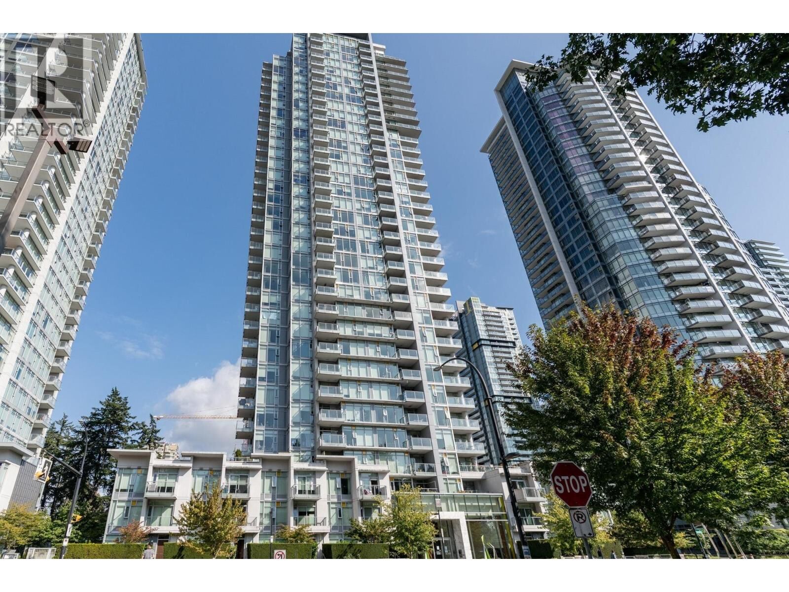 Property Photo:  6588 Nelson Avenue 807  BC V5H 0E8 