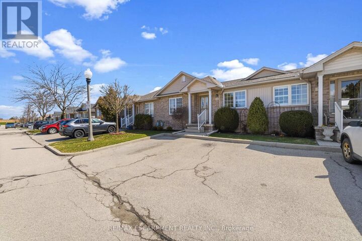 Property Photo:  24 Kenyon Crescent 6  ON L3M 5S4 