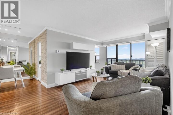 Property Photo:  81 Church Street 1408  ON N2G 4M1 