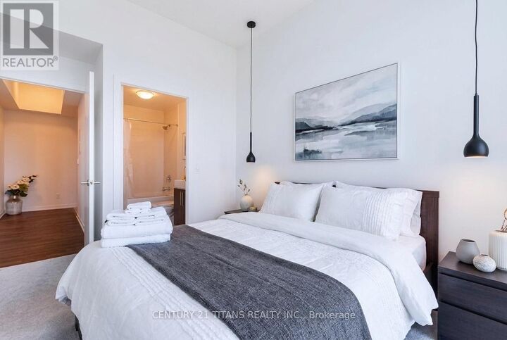 Property Photo:  55 Bremner Boulevard 2807  ON M5J 0A6 