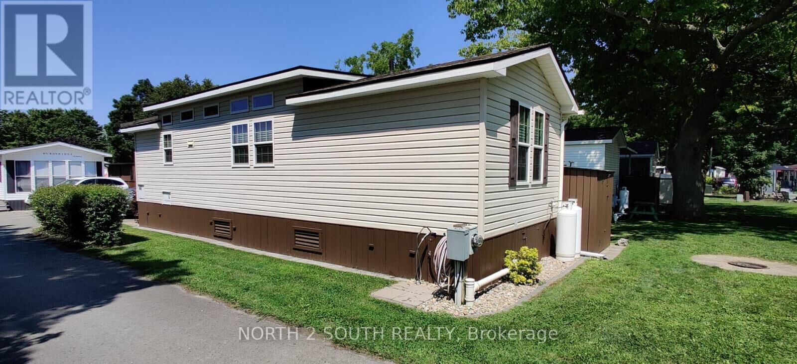Property Photo: 65 Hickory Lane ON L0S 1R0
