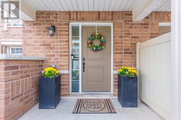 Property Photo:  165 Hampshire Way 50  ON L9T 8M7 