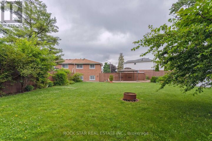 Property Photo:  3675 Glencolin Court Upper  ON L5C 2G3 