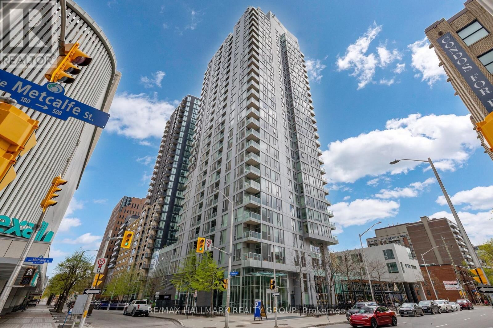 Property Photo: 179 Metcalfe Street 2304 ON K1A 0W1