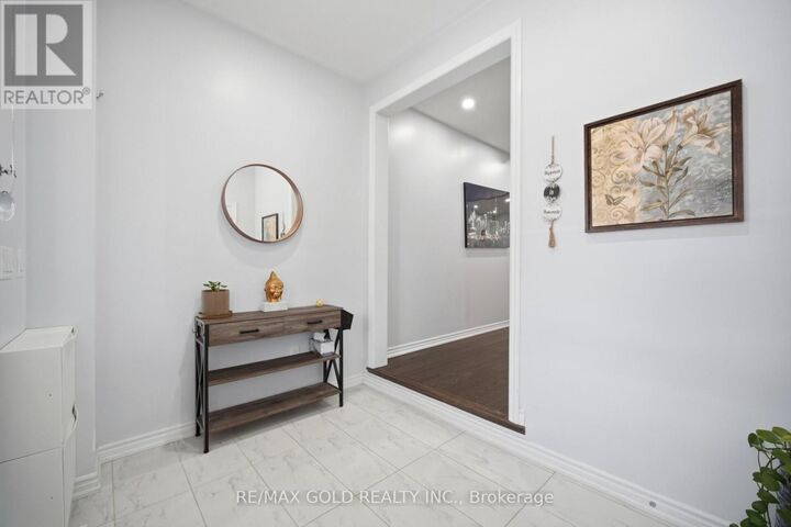 Property Photo:  28 Calabria Drive  ON L7C 4L2 