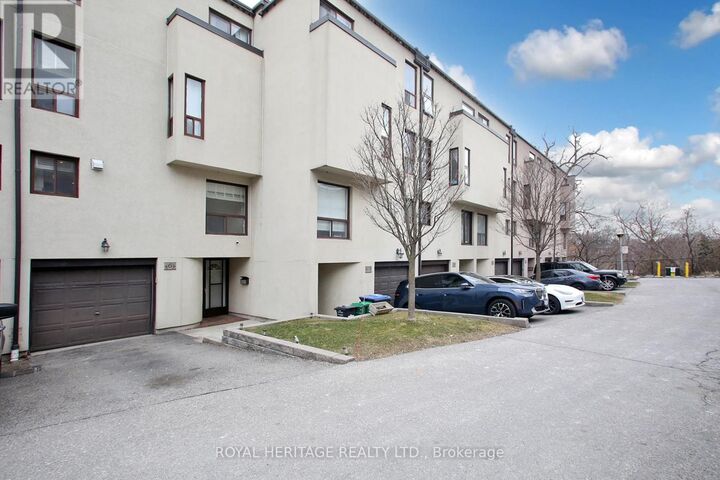 Property Photo:  24 Reid Drive 6  ON L5M 2A6 