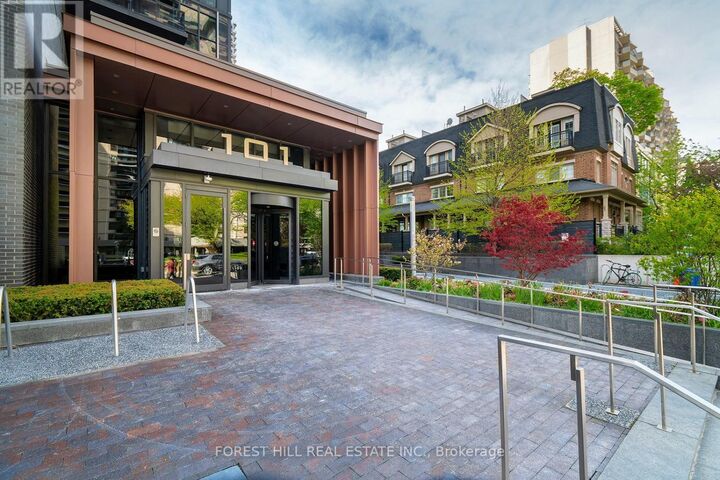 Property Photo:  101 Erskine Avenue Ph12  ON M4P 1Y5 