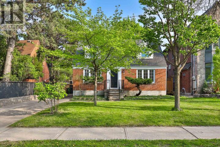 Property Photo:  81 Yorkview Drive  ON M2R 1J9 