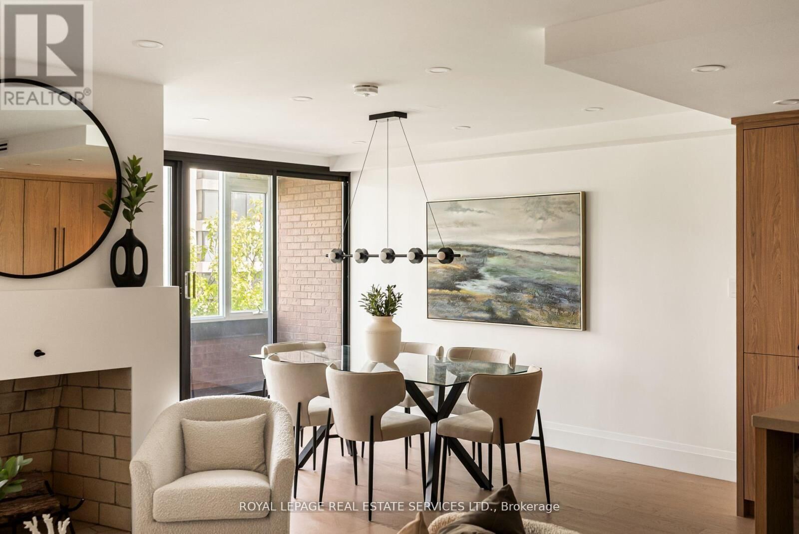 Property Photo:  349 St Clair Avenue West 402  ON M5P 1N3 
