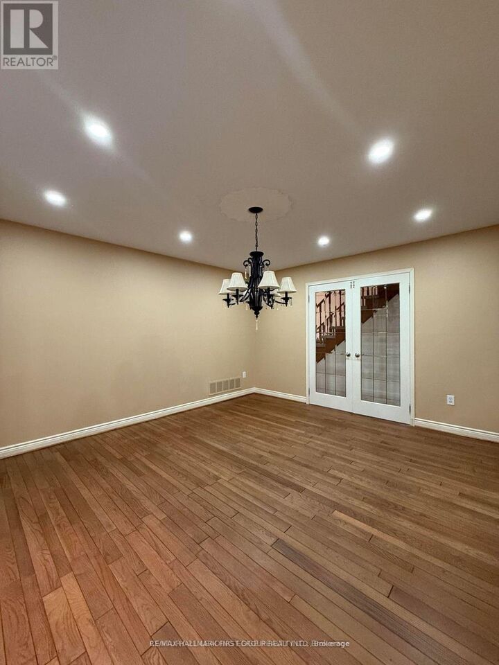 Property Photo:  492 Palmtree Crescent  ON L1K 2H3 