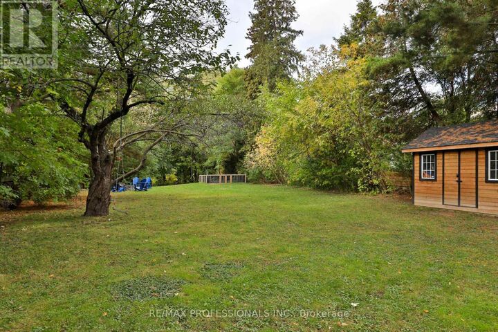 Property Photo:  52 Bonnyview Drive  ON M8Y 3G6 