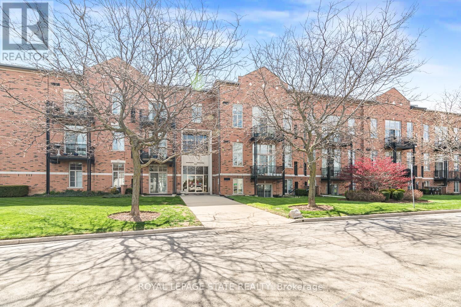 Property Photo:  262 Dundas Street East 311  ON L9B 1A9 