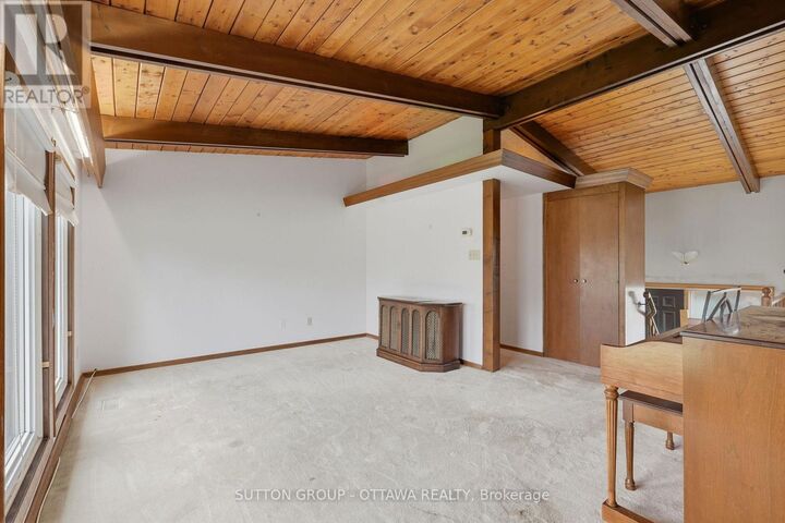 Property Photo:  301 Central Park Boulevard North  ON L1G 5Z5 