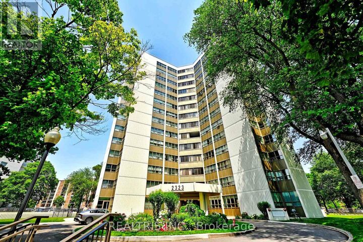 Property Photo: 2323 Confederation Parkway 807 ON L5B 1R6