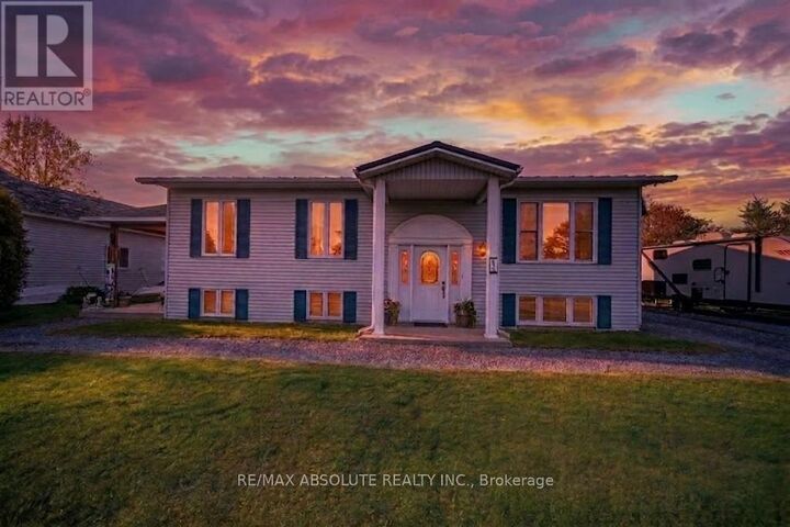 Property Photo:  38 Duchesse Crescent  ON K0A 2M0 