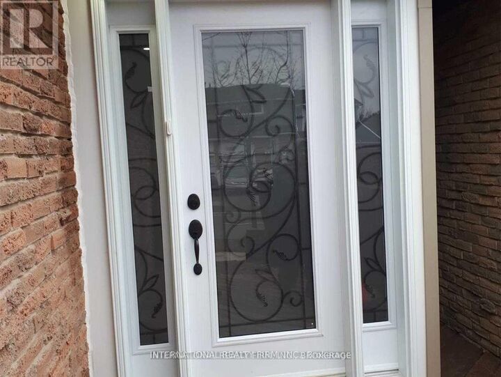 Property Photo: 116 Red River Crescent Lower ON M1B 1Z6