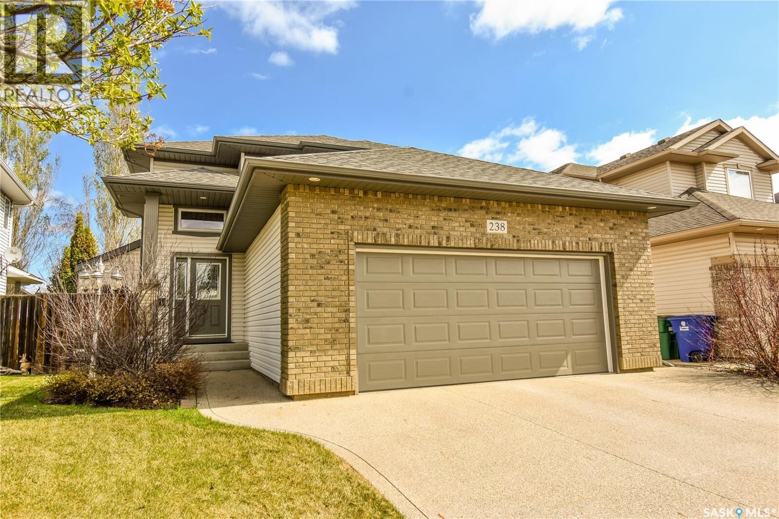 Property Photo: 238 Stepney Crescent SK S7T 0A1