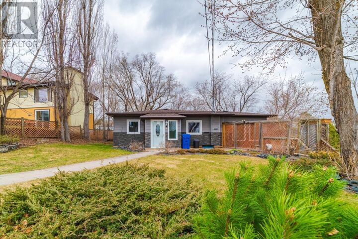 Property Photo:  8 Minnesota Street  ON P9N 3P2 