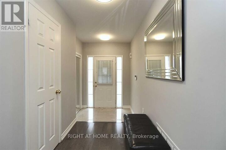 Property Photo:  70 Keystar Court  ON L4H 0G9 