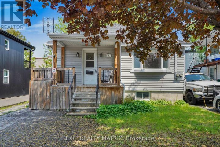 Property Photo:  261 Montfort Street  ON K1L 5P1 