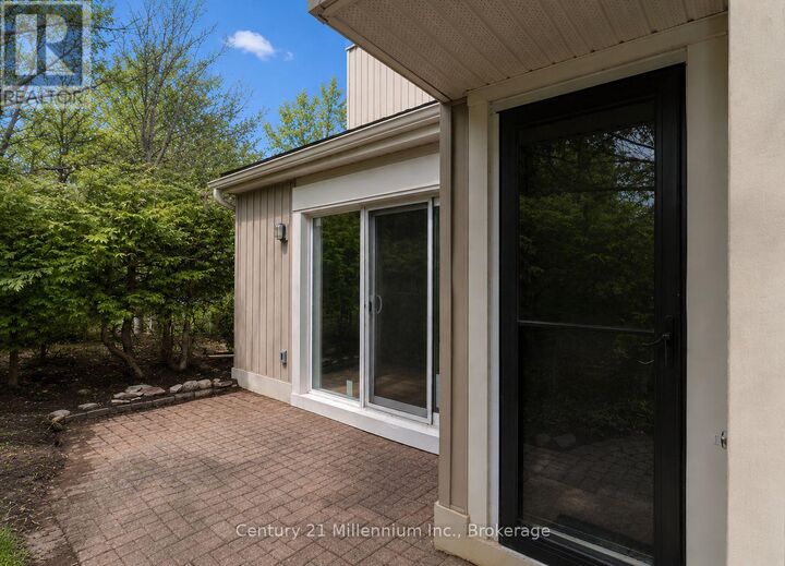 Property Photo: 22 Dawson Drive 538 ON L9Y 5B4