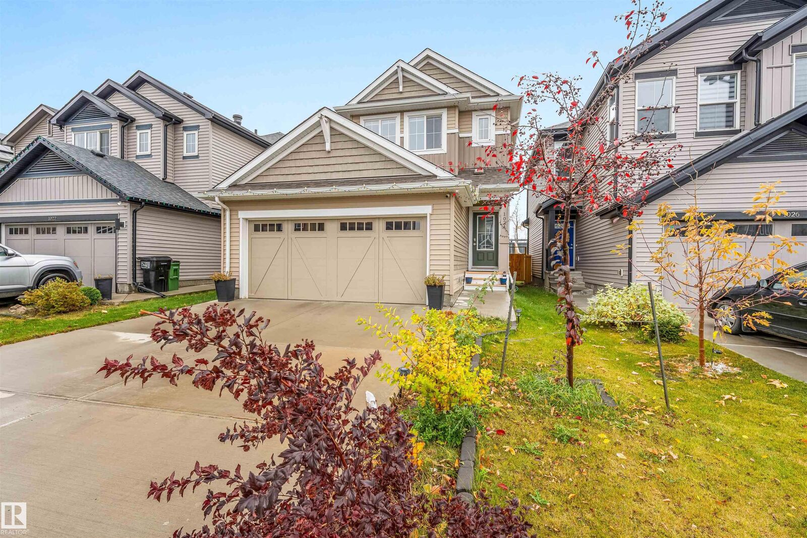 Property Photo: 1024 Daniels Loop SW AB T6W 4C9