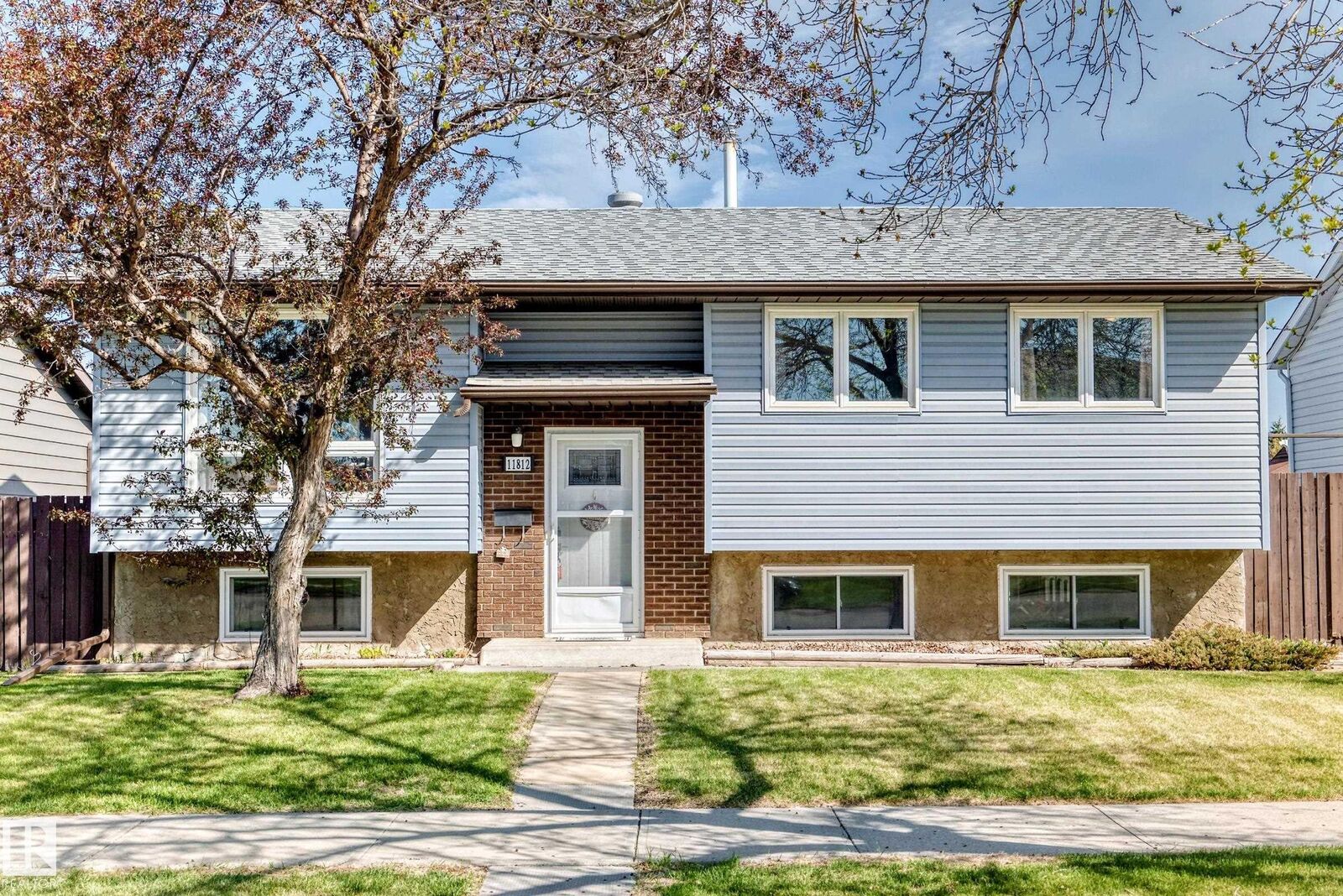 Property Photo:  11812 139 Avenue NW  AB T5X 4J5 