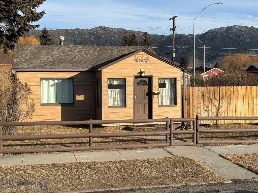 Property Photo:  1954 Florida Avenue  MT 59701 