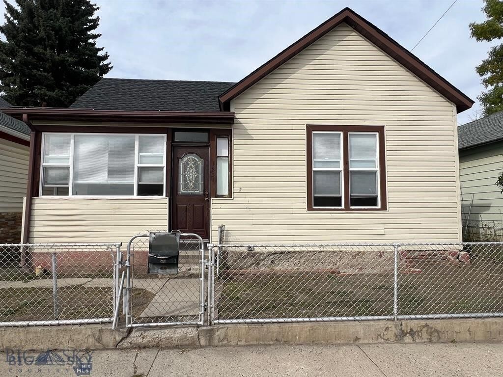 Property Photo:  1231 E 1st Street  MT 59701 