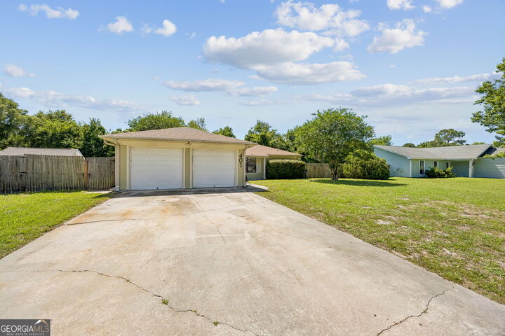 Property Photo:  401 Powder Horn Road  GA 31558 