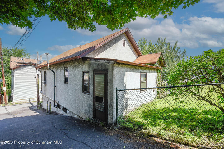 Property Photo:  618 Rear Alder  PA 18505 