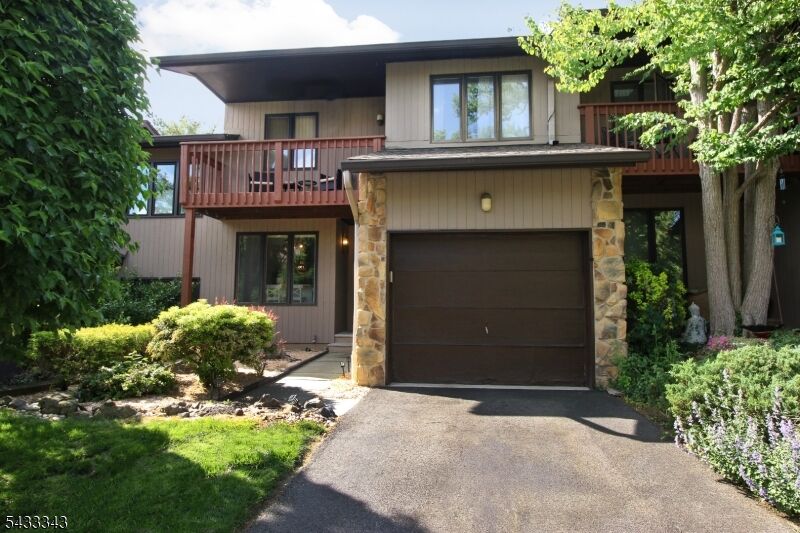 Property Photo: 7 Dogwood Ct 7 NJ 07424