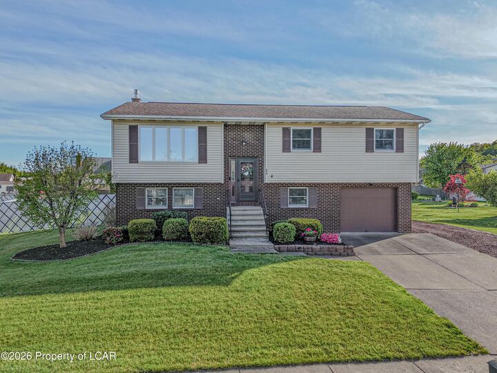 Property Photo:  319 Greenwave Boulevard  PA 18704 