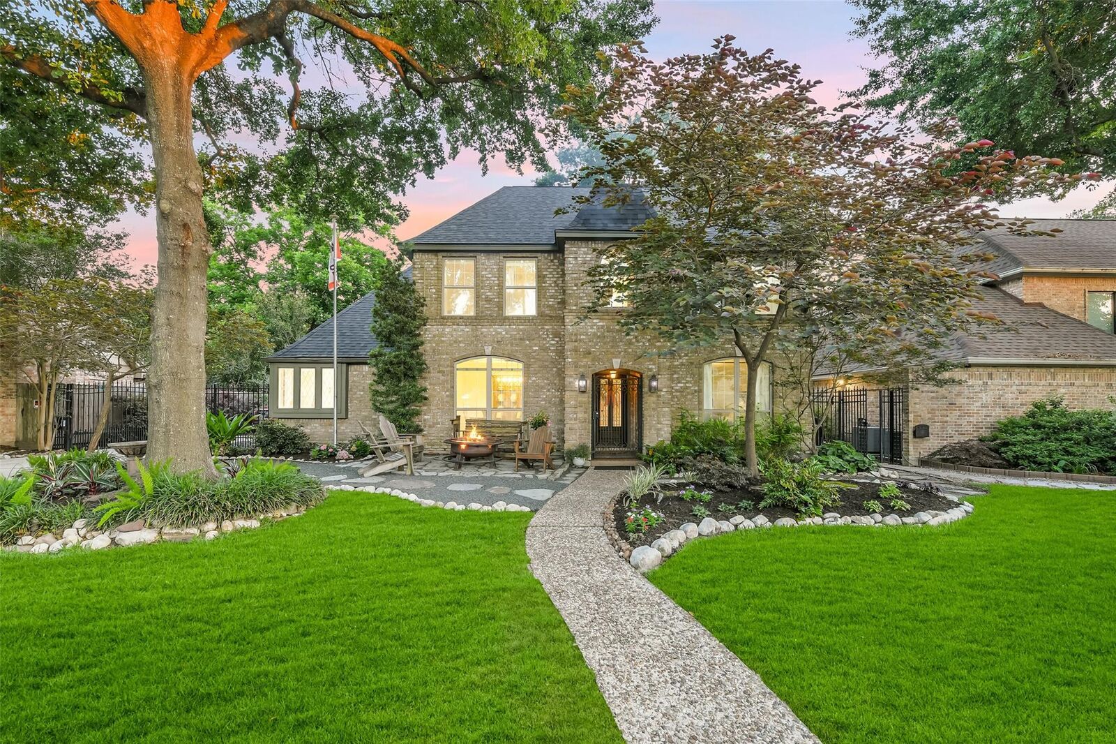 Property Photo: 3823 Elmcrest Drive TX 77088