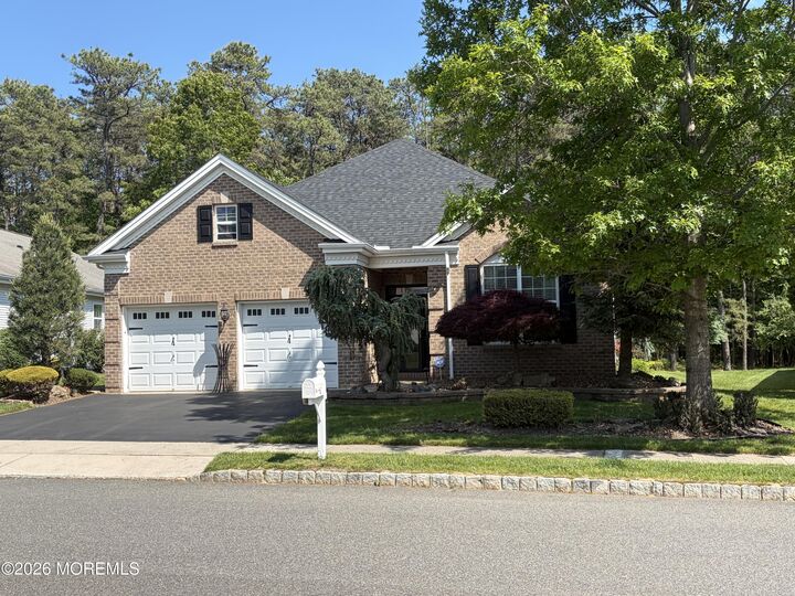 Property Photo:  7 Gables Way  NJ 08527 