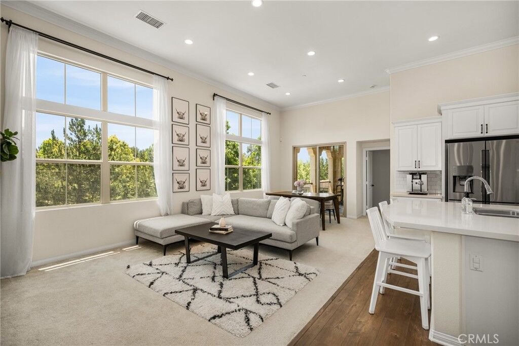 Property Photo: 208 Rose Arch CA 92620