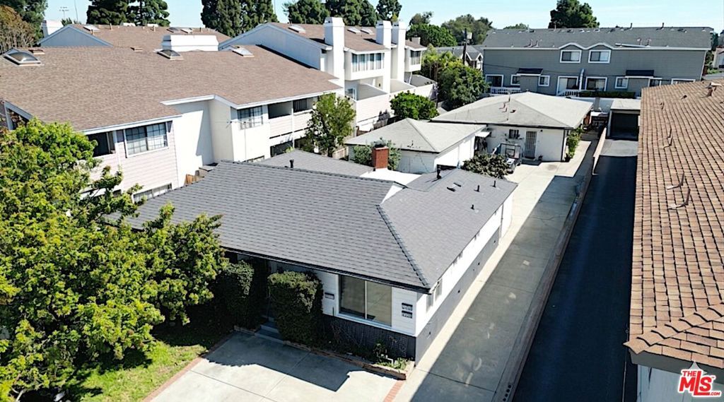 Property Photo:  2730 Arlington Avenue B  CA 90501 