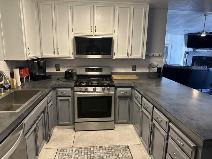 Property Photo: 1440 Windsor Court CA 95380