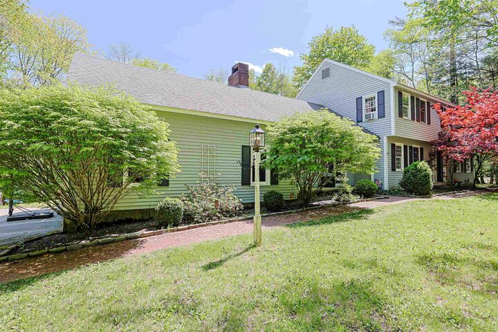 Property Photo: 19 Winterberry Drive NH 03031